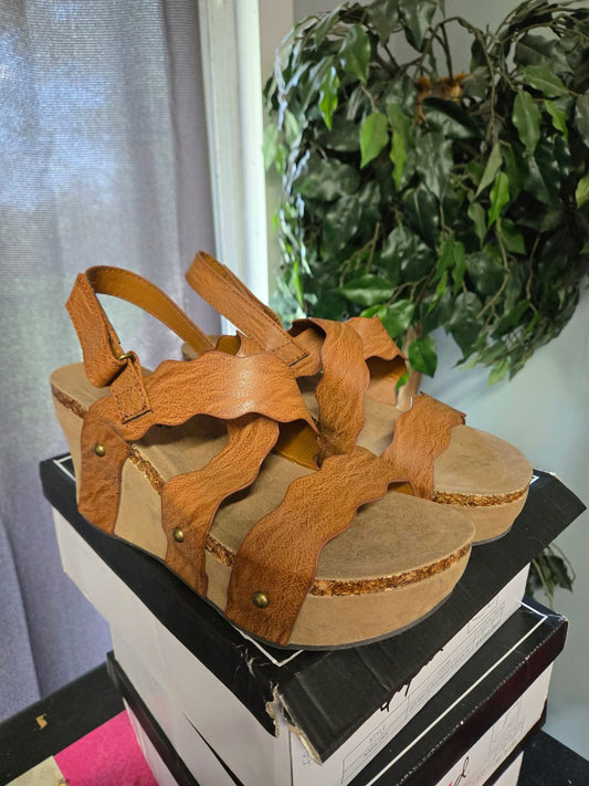 Pierre Dumas Brown Wedges